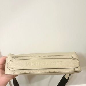 Michael Kors Jet Set Pebbled Leather Crossbody Purse